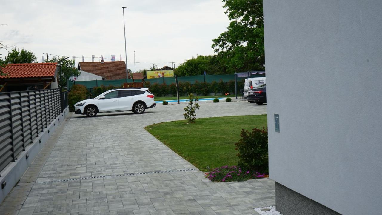 Roomsb Slavonski Brod Exteriér fotografie